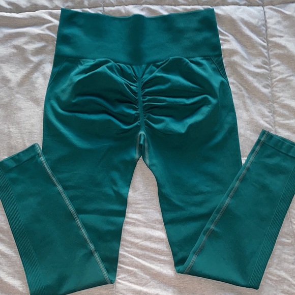 Work Out Pants - Picture 3 of 4